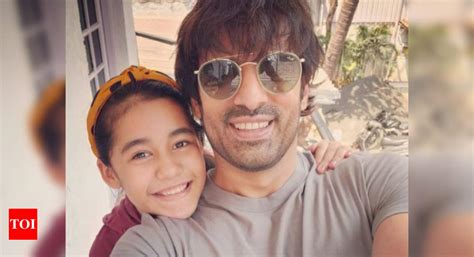 Mohit Malik Reunites With On Screen Daughter Kulfi Aka Aakriti Sharma