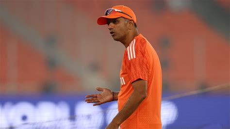 Bcci Extends Contracts Of Rahul Dravid As Head Coach Support Staff For