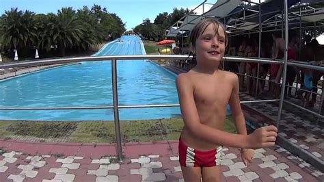 Nikita Sugli Scivoli D Acqua Dell Aquafan Riccione Vlog In Piscina