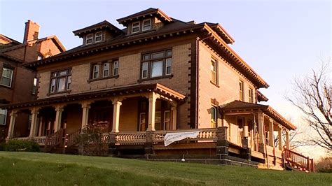 Sharon Historical Society Hosts Walking Tour Of East Hill Mansions