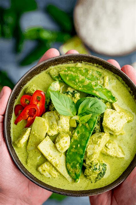 Thai Green Chicken Curry Recipe Nickys Kitchen Sanctuary