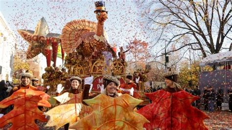 IN PHOTOS | Festive floats and big balloons: It's Macy's Thanksgiving ...