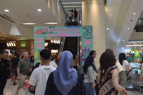 Reward Dekan FK UHT Untuk Juara Stand Pameran Expo Campus Dopamine 2020