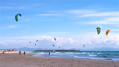 Kitesurfing in Tarifa: the best place for kiteboarding lessons