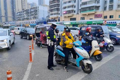 依托贵阳“西大门” 观山湖交警打造“一点一线一片”交通治理模式澎湃号·政务澎湃新闻 The Paper