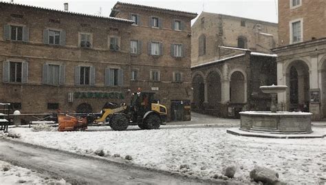 Maltempo Universit Di Urbino Lezioni Sospese Luned Febbraio