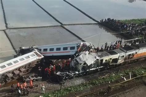 Tabrakan Kereta Di Cicalengka Proyek Jalur Ganda Belum Rampung