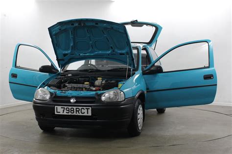 1994 Vauxhall Corsa LS 4 000