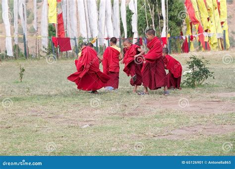 Punakha Bhutan September 11 2016 Bhutanese Monks In Traditional