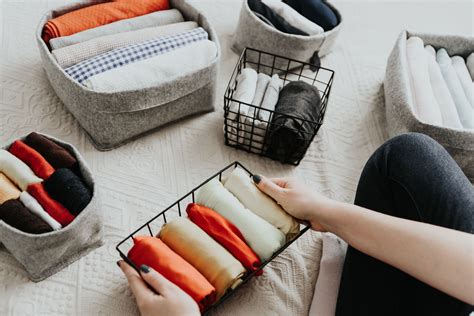 4 Easy Under Bed Storage Ideas For College Dorm Rooms