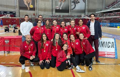 El junior femenino del Club Voleibol Pinto asciende a Primera División