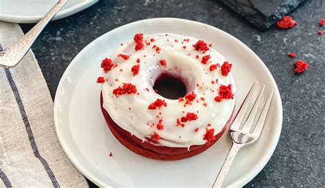 Red Velvet Donuts Baked Eggland S Best