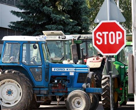 Bauern protestieren für faire Milchpreise