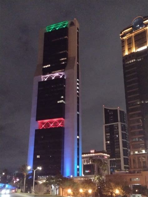 Torre Avalanz Se Pinta Con Los Colores Patrios Con La Llegada De