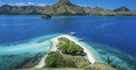 6 Spot Instagramable Di Pulau Komodo Yuk Abadikan Momen Di Sini