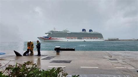 Video Tormenta En Mallorca El Viento Arrastra Un Crucero En El Puerto