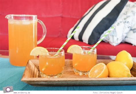 Selbstgemachte Limonade Fruchtig Herb Zitronen Ingwer Limonade