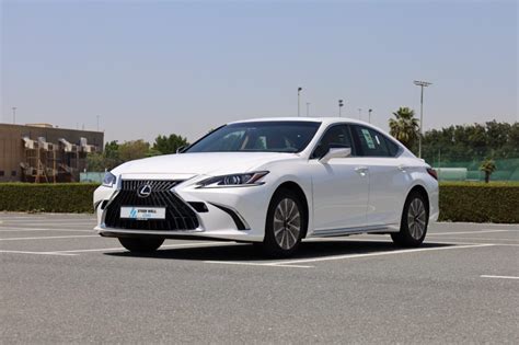 2023 Lexus ES 300 Hybrid For Sale In UAE