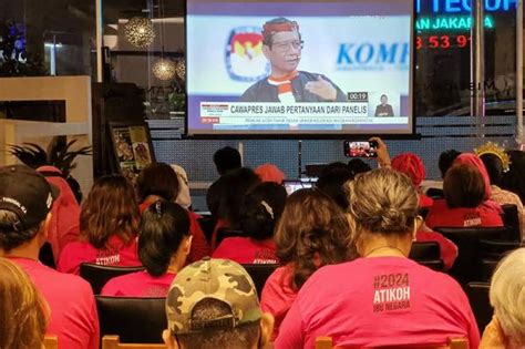 Rayakan Hari Ibu Pink Movement Relawan Ganjar Mahfud Antusias Nobar