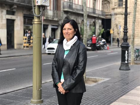 Argentina Claudia Pi Eiro Presenta Este Martes Su Libro El Tiempo De