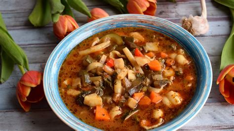 Zupa Minestrone Z Makaronem Przepis Gotujmy Pl