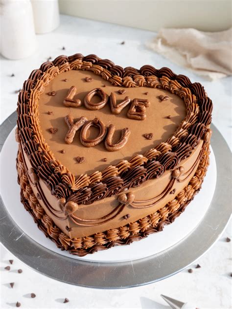 20 Chocolate Heart Cake Decorations That Will Melt Your Heart