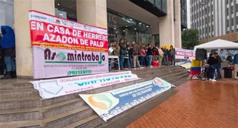 Sindicatos Del Ministerio Del Trabajo Anuncian Huelga Indefinida