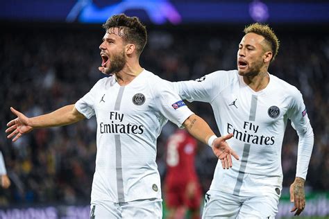 Foot PSG PSG Juan Bernat Nest Plus Un Rigolo Son Agent Fait Le