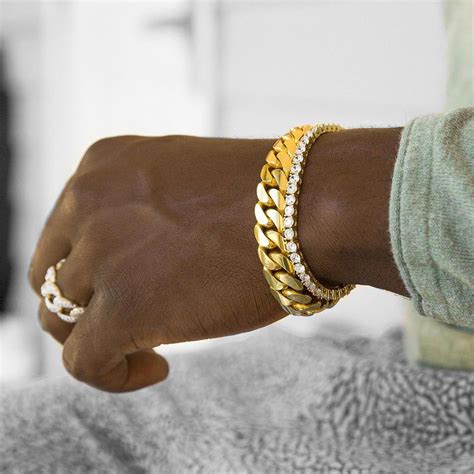 Pin By Jillan Andrews On Joyas Mens Gold Bracelets Bracelets Gold