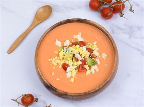 Descubre cómo se hace el salmorejo sin pan y disfruta de una receta