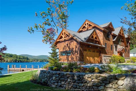 Lake Winnipesaukee Lodge: A Rustic & Luxurious Lakeside Retreat