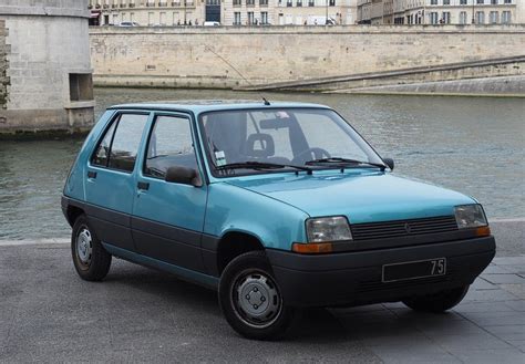 Location Renault Super 5 TC 1986 Turquoise 1986 Turquoise Paris