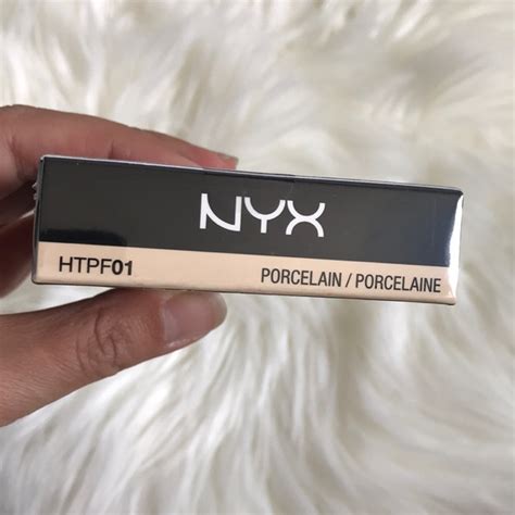 Nyx Makeup Nyx Hydra Touch Powder Foundation In Porcelain Nwt