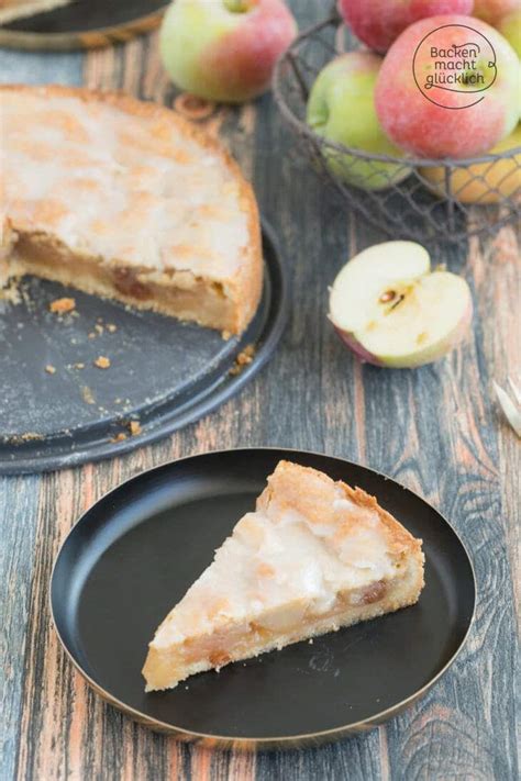 Gedeckter Apfelkuchen Backen macht glücklich