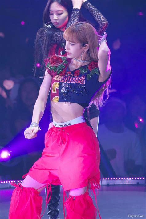 Lisa Blackpink On Stage Blackpink Fashion Blackpink Blackpink Lisa