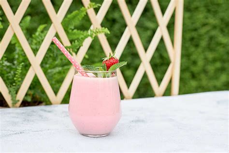 Smoothie Fraise Et Amandes Recette Du Cocktail Smoothie Fraise Et