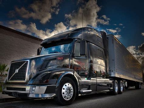 Freightliner Cascadia Diesel Trucks Hd Wallpaper Pxfuel