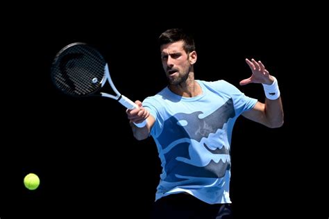 Djokovic Estreia Com Vitória Sobre Argentino Etcheverry No Masters 1000 De Roma Folha Pe