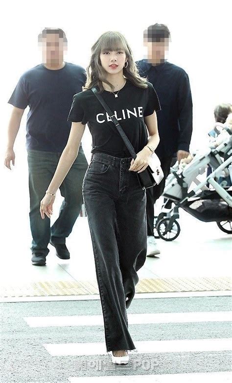 Pin By 𝐉𝐞𝐧𝐧𝐢𝐞 On 『lisa』 Paris Fashion Week Celine Fashion Lisa