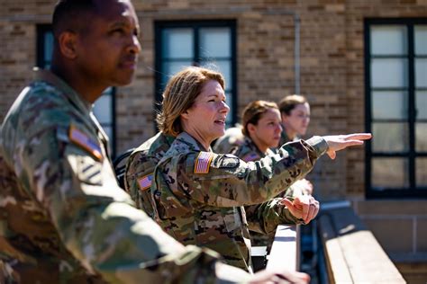 Dvids Images Gen Laura Richardson Meets With Maj Gen William