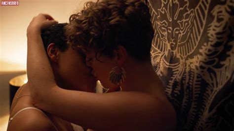 Naked Kz Elizabeth In Easy