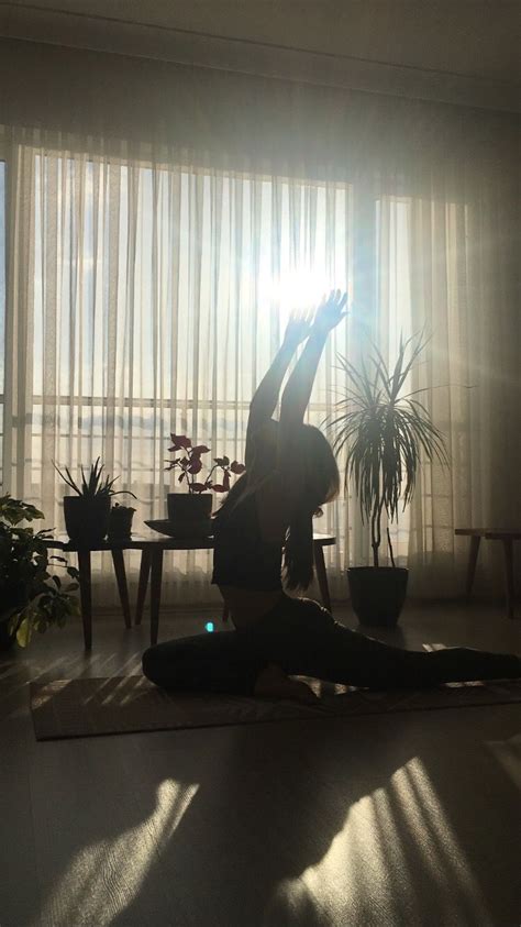 Pin by KarinaVan on фото для повтора Morning yoga Yoga aesthetic