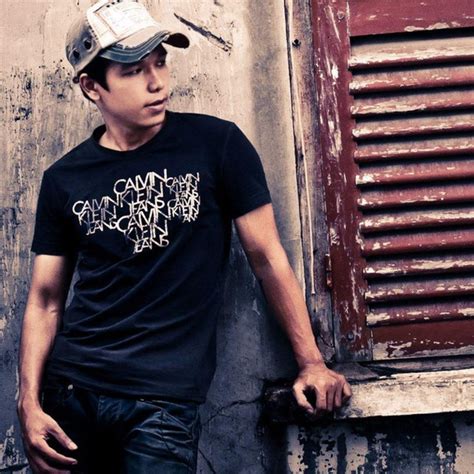 8x chụp ảnh nude và sự thấp hèn trong mắt người đời