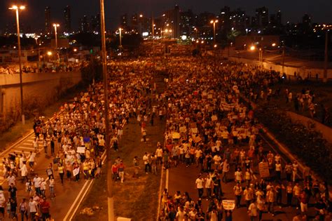 FOTOS RevoltadoBusão realiza protesto em Natal nesta quinta feira 20