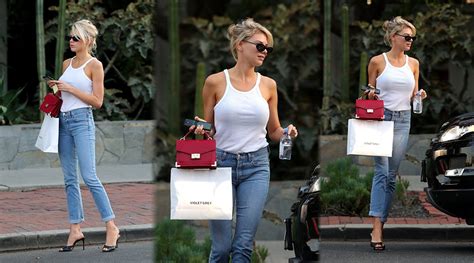 Charlotte Mckinney Hot Celebs Home