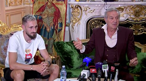 Gigi Becali l a umilit pe Bogdan Rusu la prezentarea oficială de la