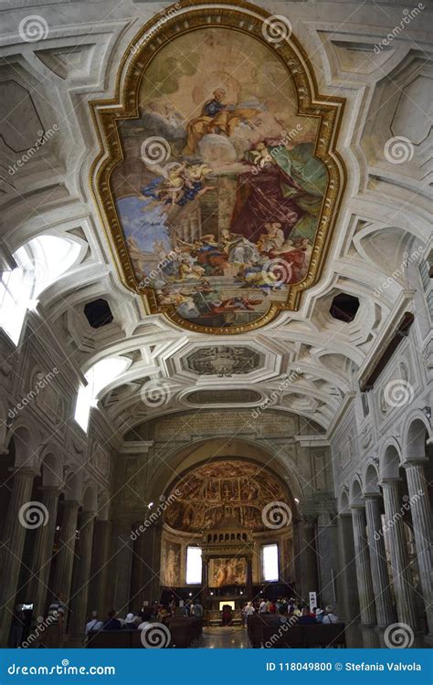 Rome, Interior of Saint Peter in Chains San Pietro in Vincoli Stock ...