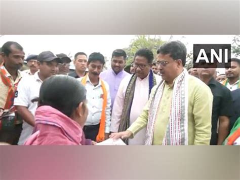 Lok Sabha Polls Tripura Cm Holds Door To Door Campaign In Golaghati Constituency