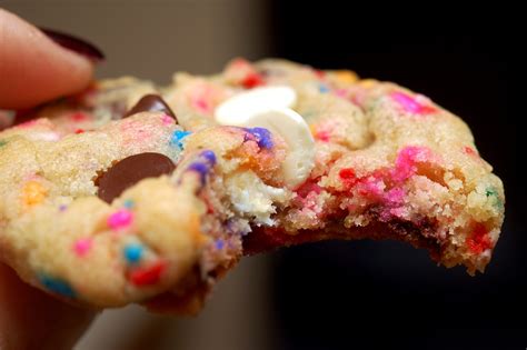 The Most Amazing Funfetti Sprinkle Cookies Hugs And Cookies Xoxo