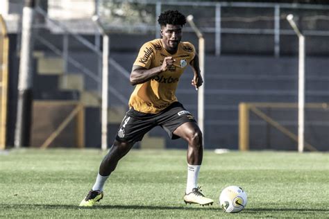 Santos Oficializa A Contratação Do Lateral Nathan Ex Boavista Gazeta